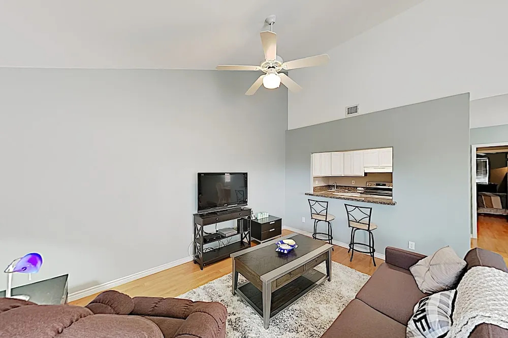 Walk To Beach! All-suite W/ Private Backyard 2 Bedroom Condo