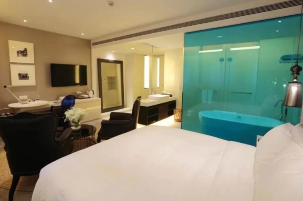 FX Hotel Shanghai Bund at Nanjing East Road