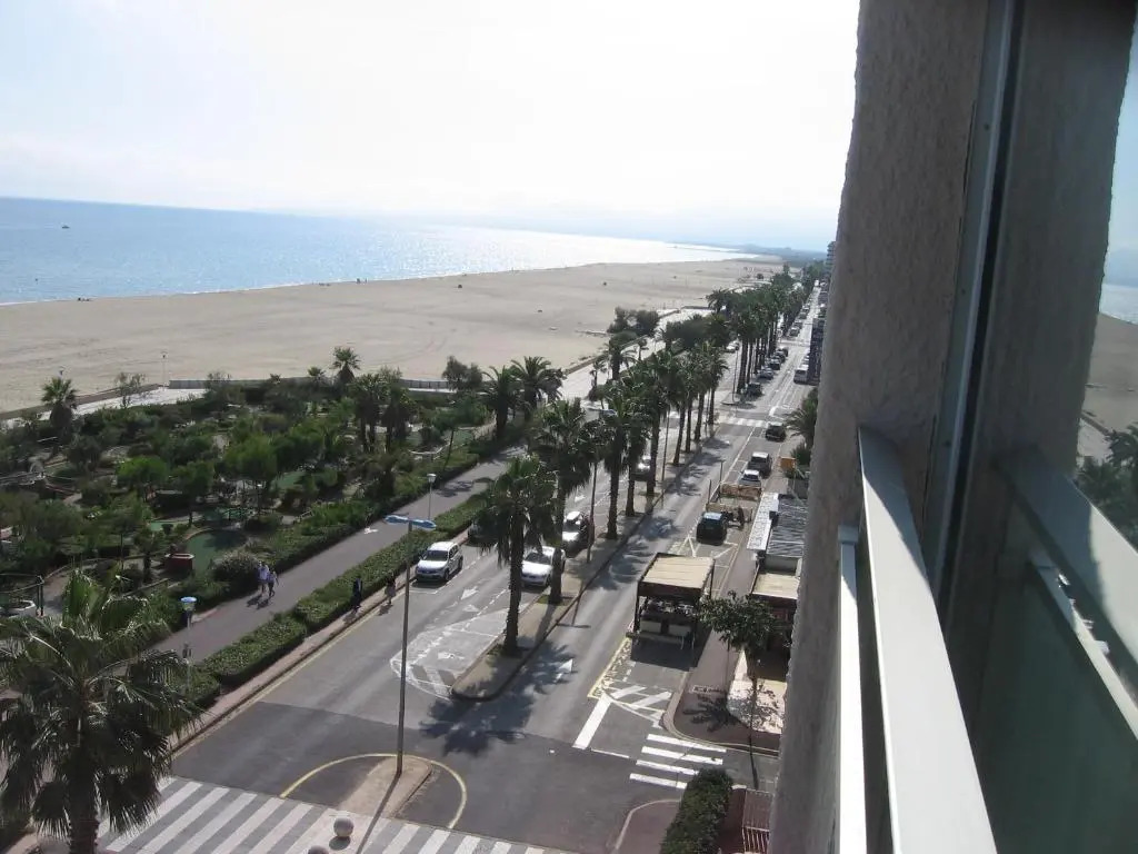 Studio vue sur la mer au 6ème et dernier étage