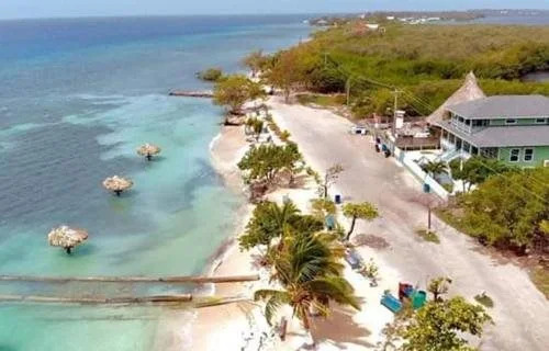 The Venue - Utila