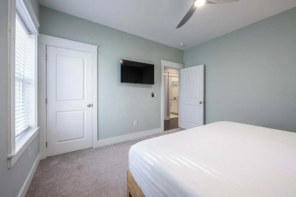 Beach to Bay 3BR Retreat - Cowboy Pool & Golf Cart