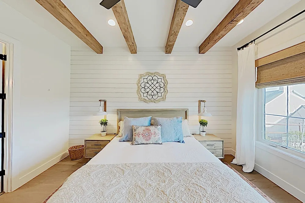 Dreamy Lake Travis W/ Swim Park & Marina 3 Bedroom Home