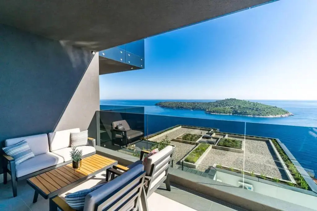 New&Luxury 5* with an Amazing View - Pure Apartment