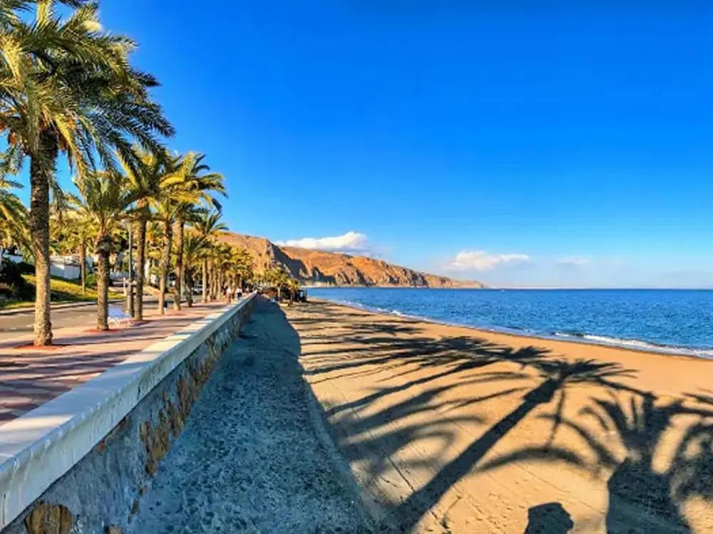 Apartment in Roquetas Near Playa Serena Beach