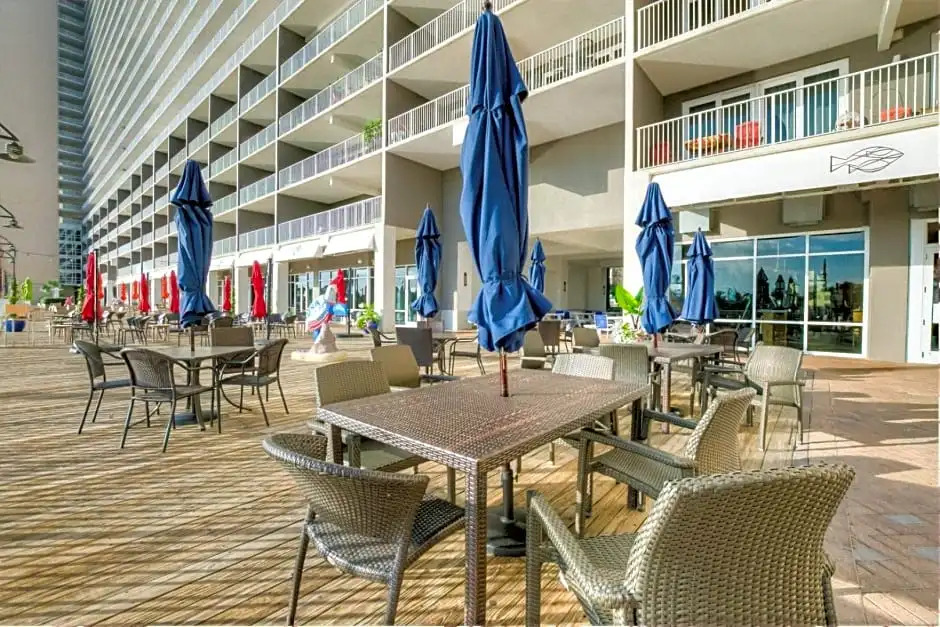 Laketown Wharf 1035 By ZIA