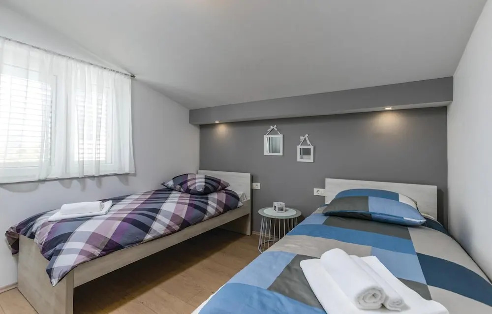 Stunning Home in Kastel Gomilica With Wifi and 2 Bedrooms