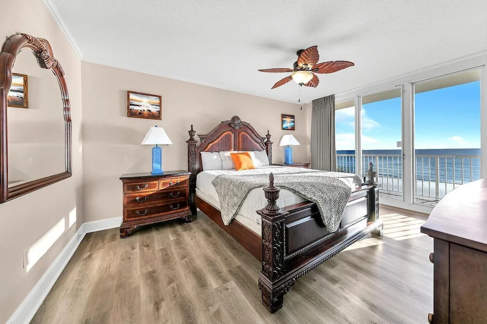 Majestic Beach Towers 1-301