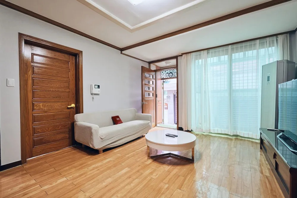 MYEONGDONG 100SQ3BDR FULL Villa