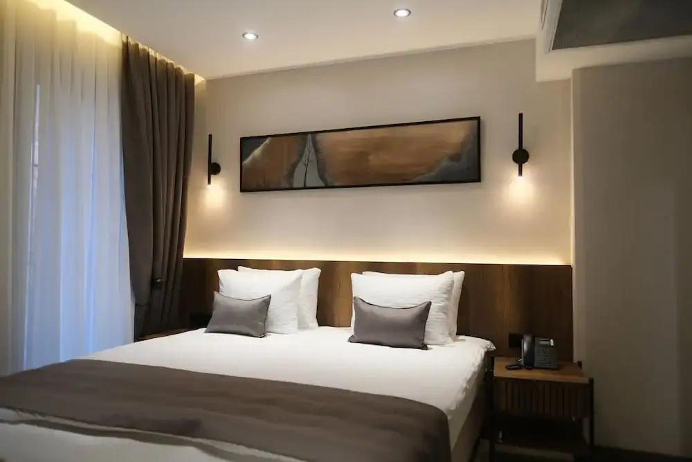 1921Justa otel