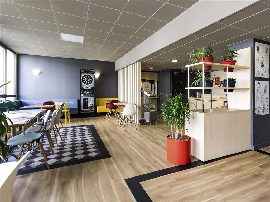 ibis Rochefort
