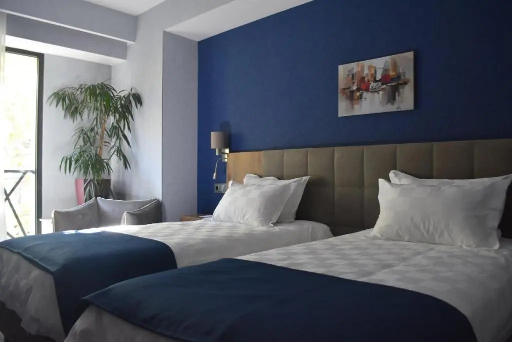 Avenue Hotel