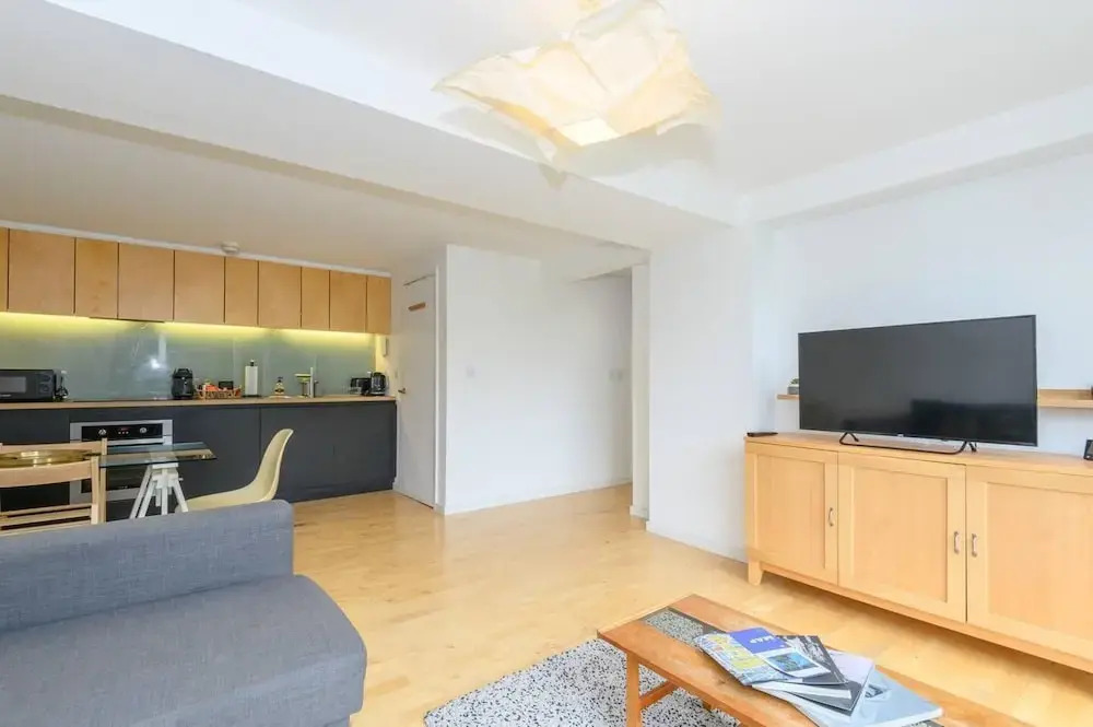 Leeds - Sleeps 4 - Free Parking