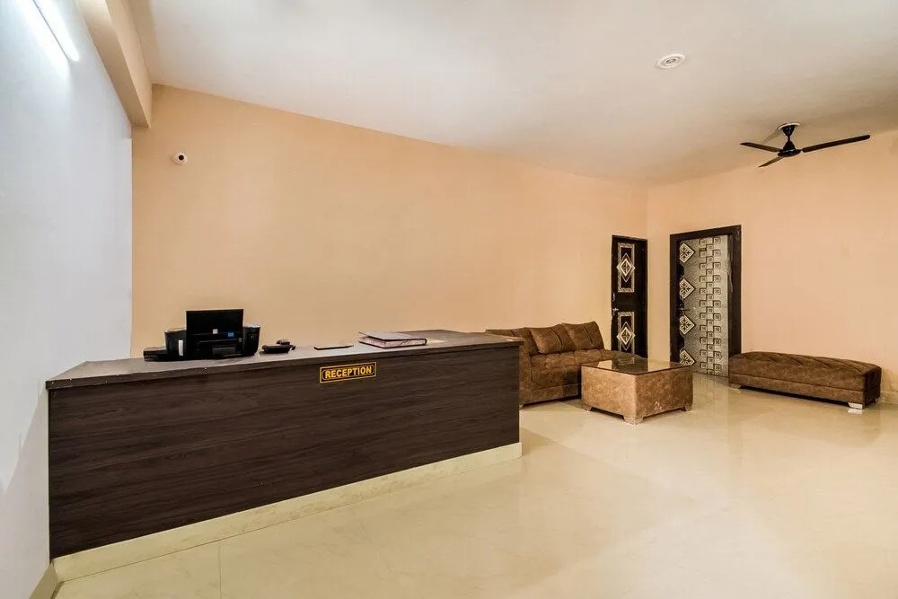 OYO 60034 Silver Estate Residency