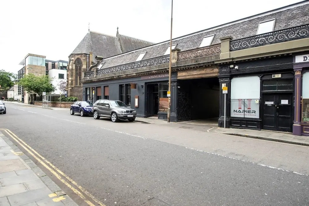Modern 1BR Home in Vibrant Leith Area