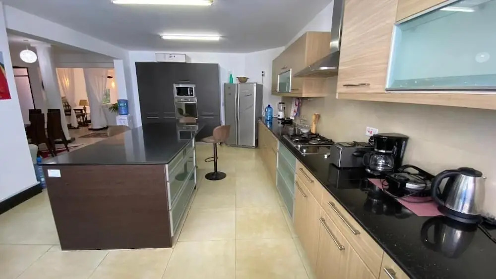 Lux Suites Hayana Palm Apartments