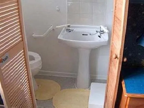 Dewolf Guest House