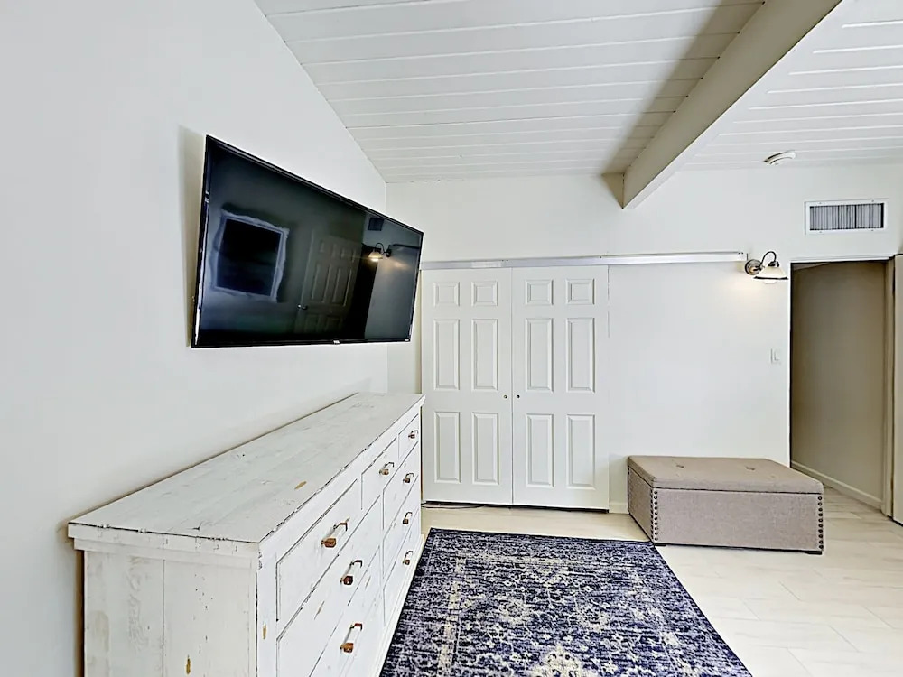 1088 Palm Springs - 3 Br Home
