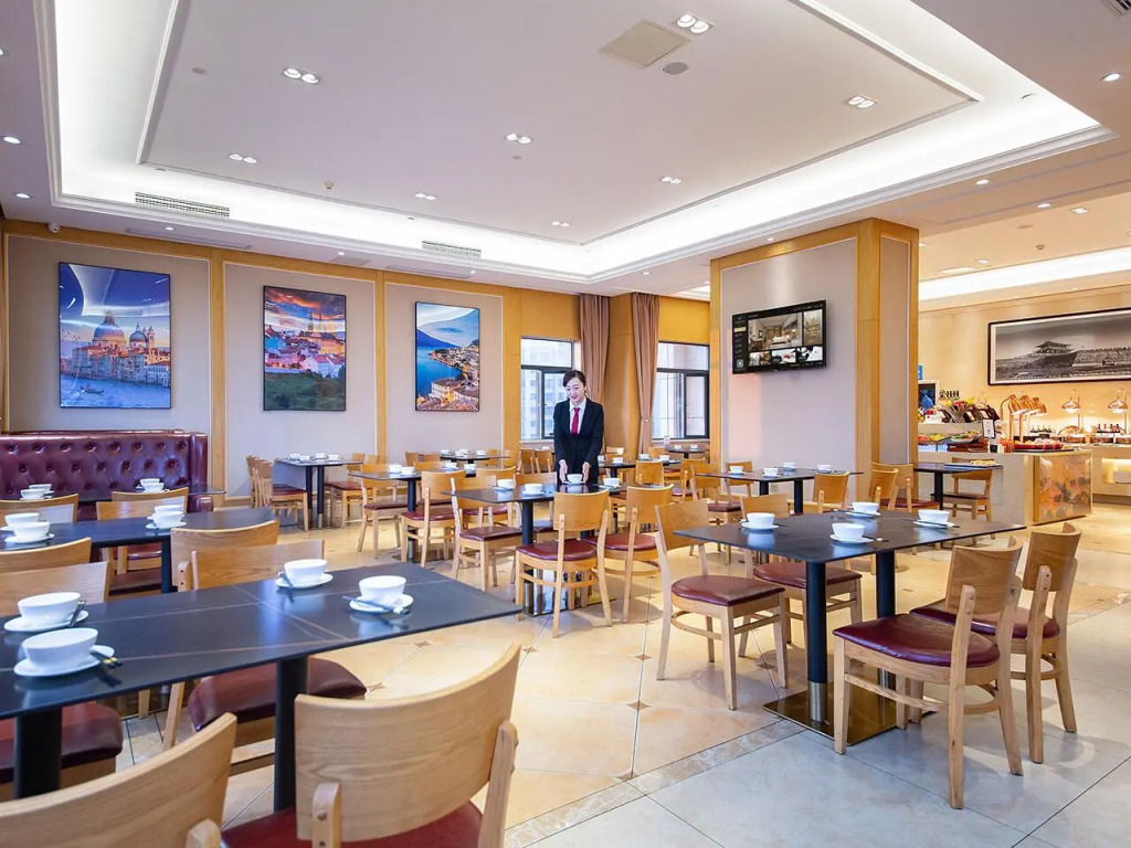 Vienna International Hotel Jingzhou New World
