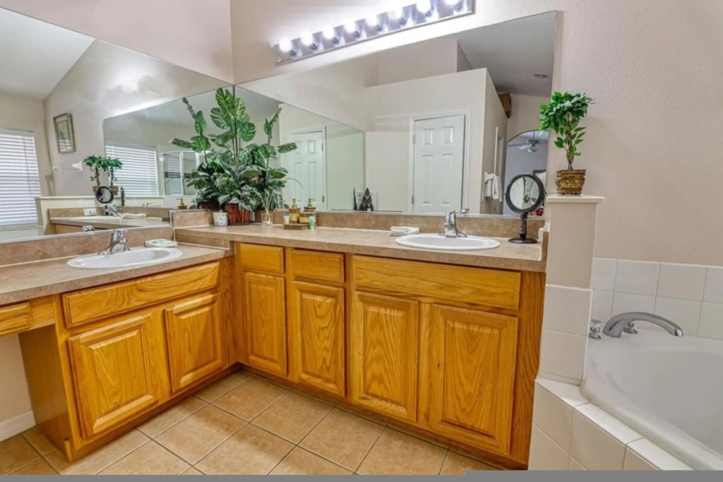 Family Pool Home - 9 Miles to Disney - Game Room