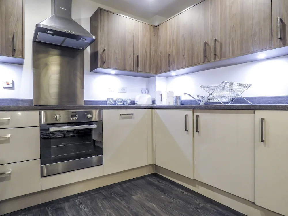 Tudors - JQ Apartments - Double & Twin
