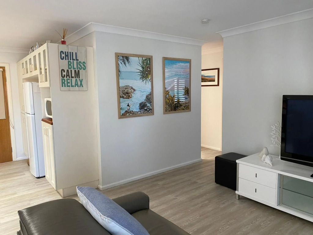 Blue Haze- Pet friendly- Big outdoor living area with a BBQ
