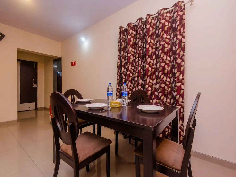 OYO 12082 Om Apartment