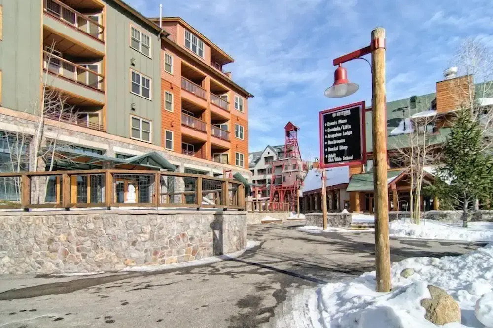1 Bedroom Plus Murphy Mountain Condo In River Run Village With Mountain Views And Walking Distance To Ski Slopes