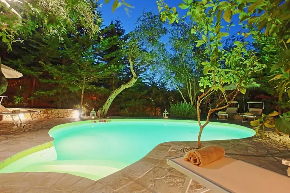 Lili Luxury Cottage in Ozias