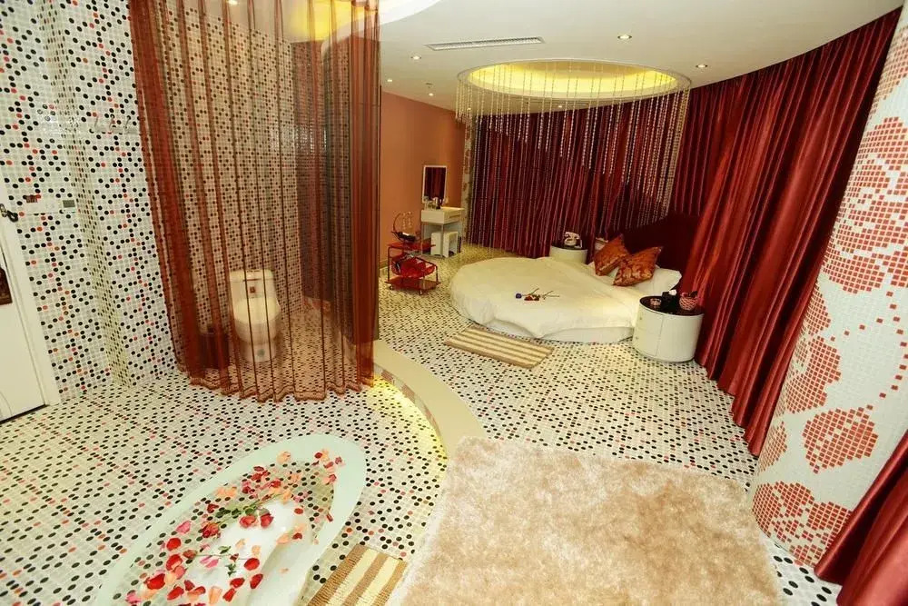 Ainors Hotel