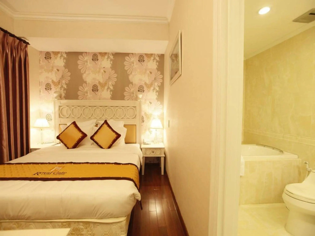 Royal Gate Hotel