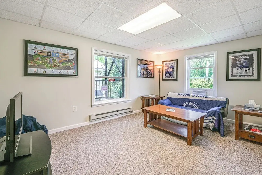 State College Apartment: Walk to Beaver Stadium