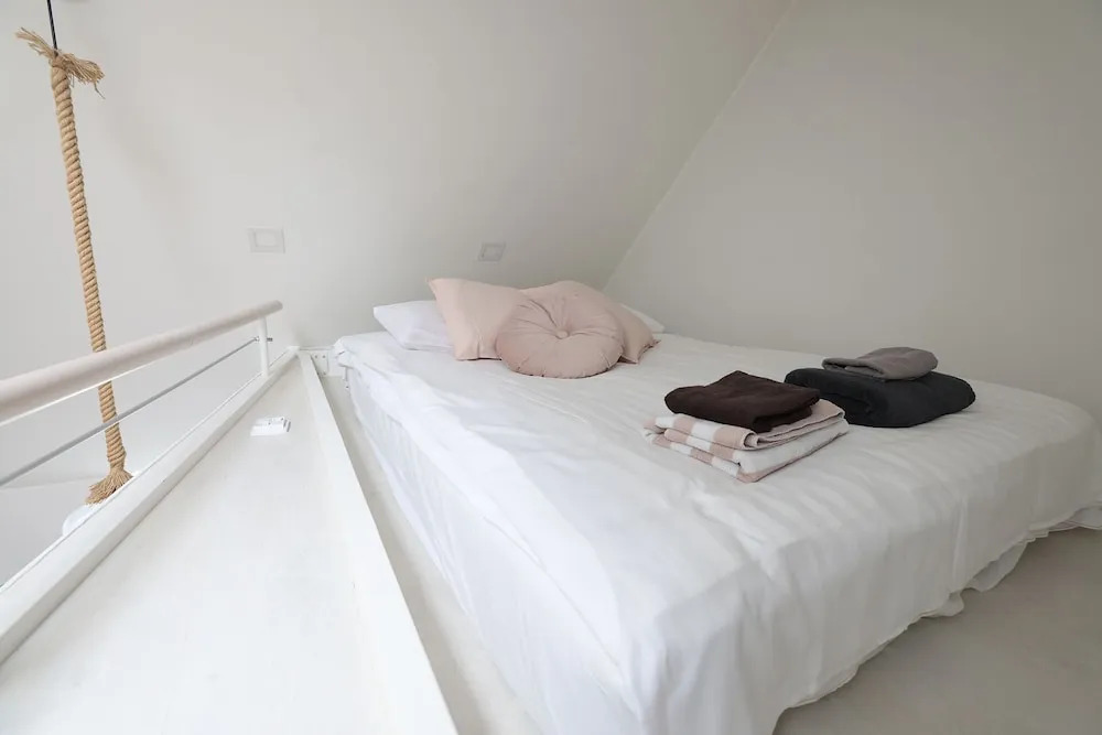 2ndhomes Unique Studio w Sauna & Balcony