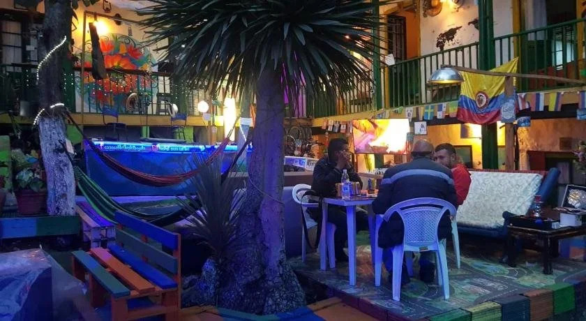 Hostal Gastro Bar Casa Colibrí