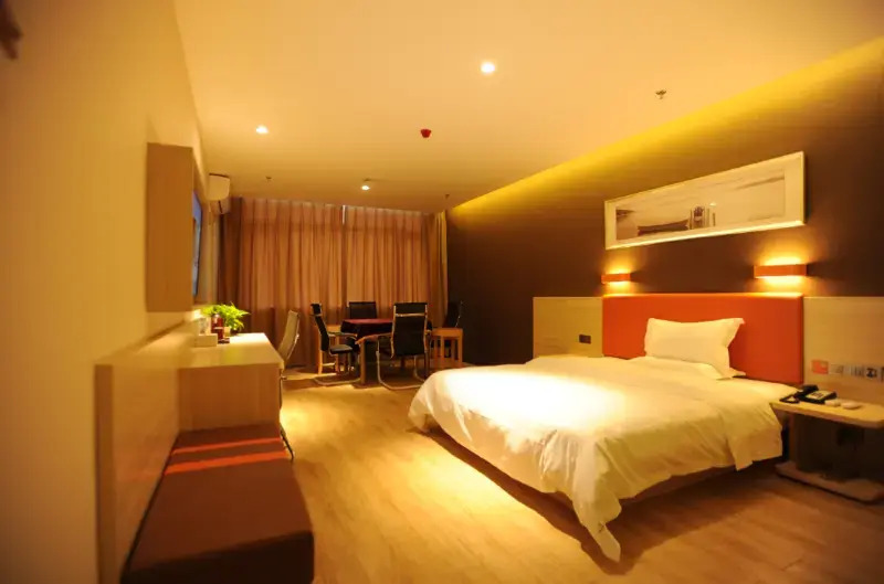 7 Days Premium·Yichang Wanda Plaza Yunhe Park