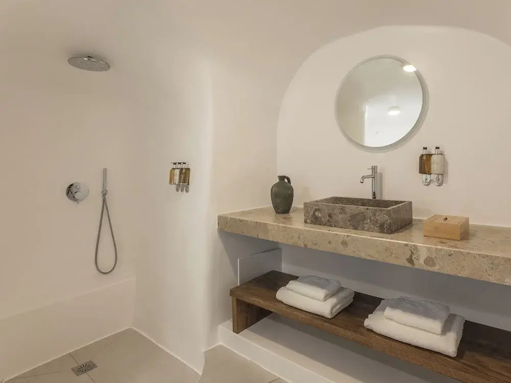 Cave Suite Oia