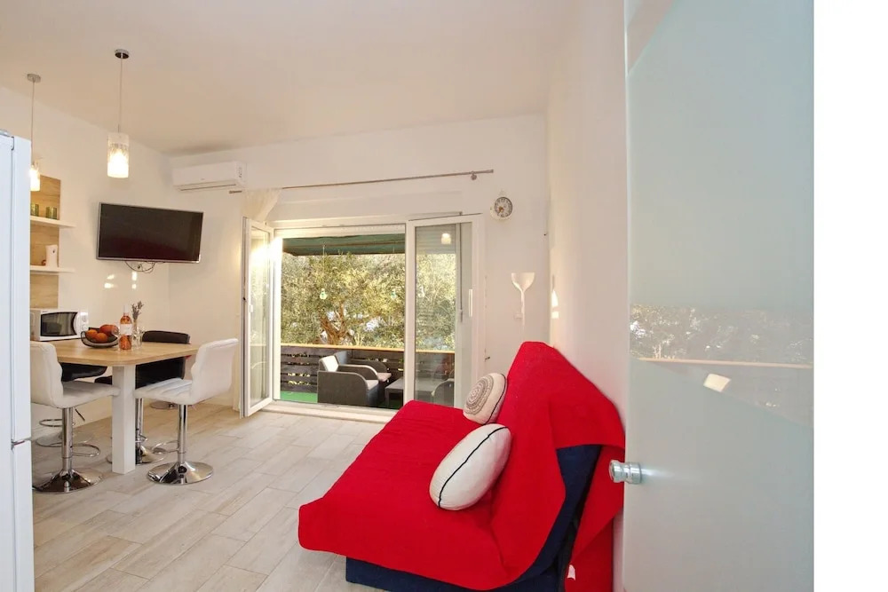 Apartments Divlji Cvit