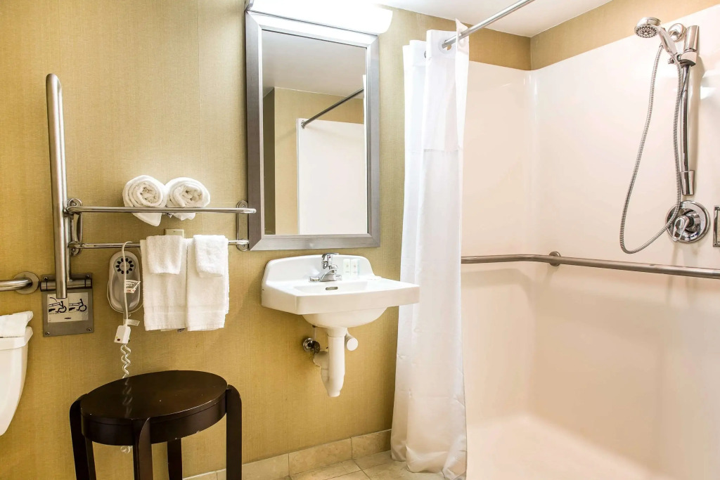 Comfort Inn & Suites Meriden East