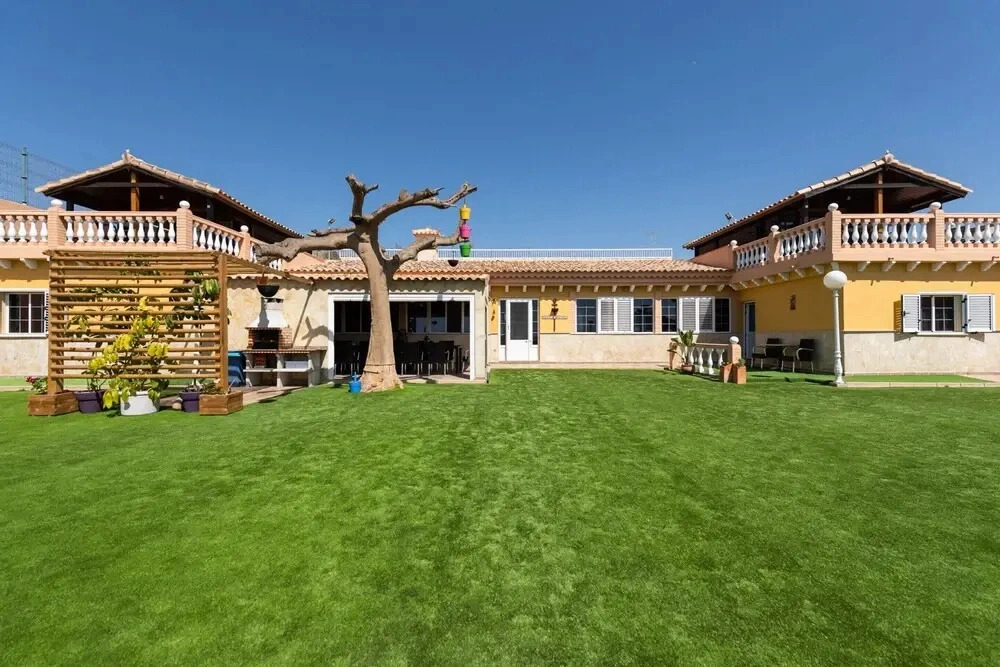 Villa in Maspalomas with Heated Pool & Sports