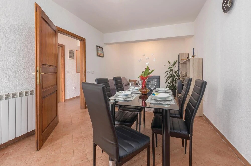 Nice Home in Radmani With Wifi and 2 Bedrooms