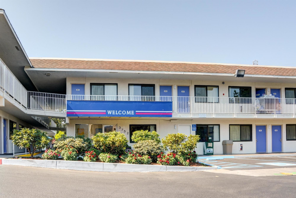 Motel 6-Springfield, OR - Eugene North