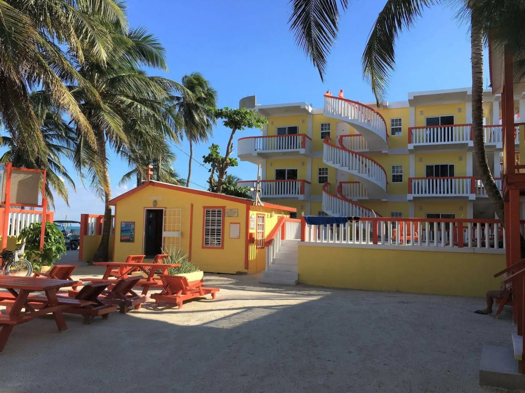 La Isla Resort
