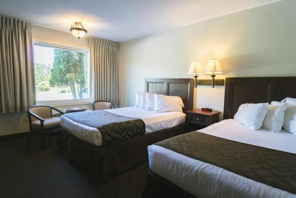 Town & Country Inn & Resort