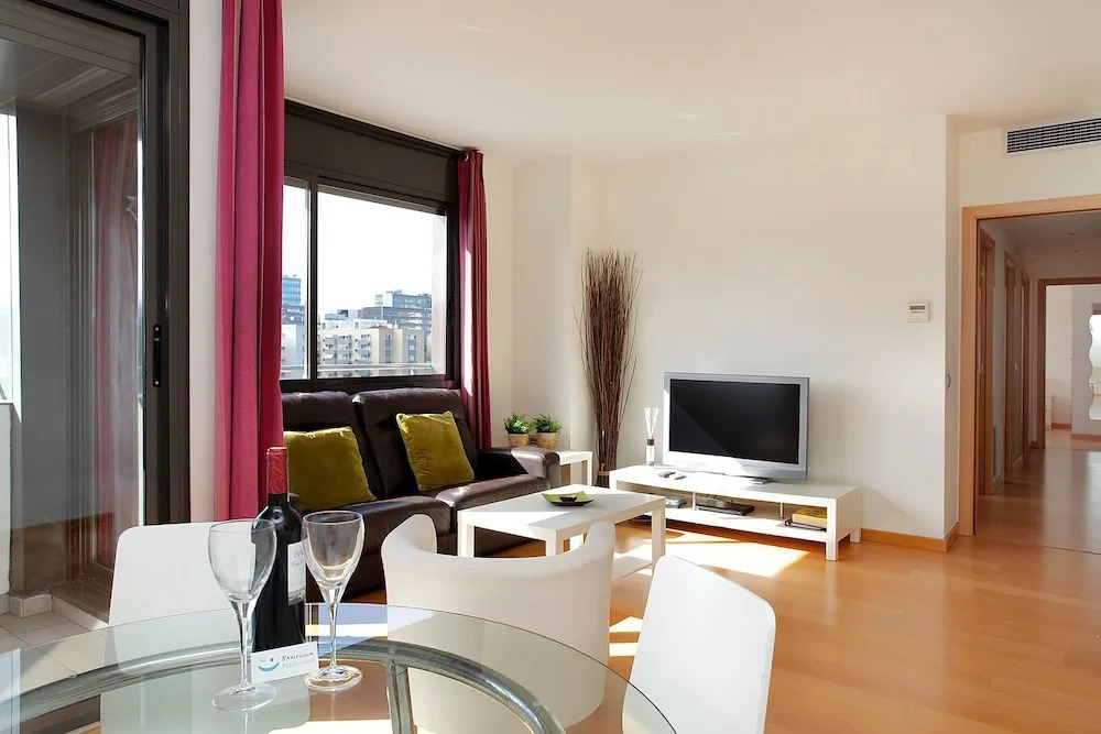 1216 - Forum Gardens Apartment