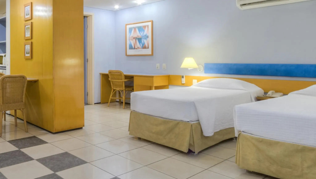 Iate Plaza Hotel