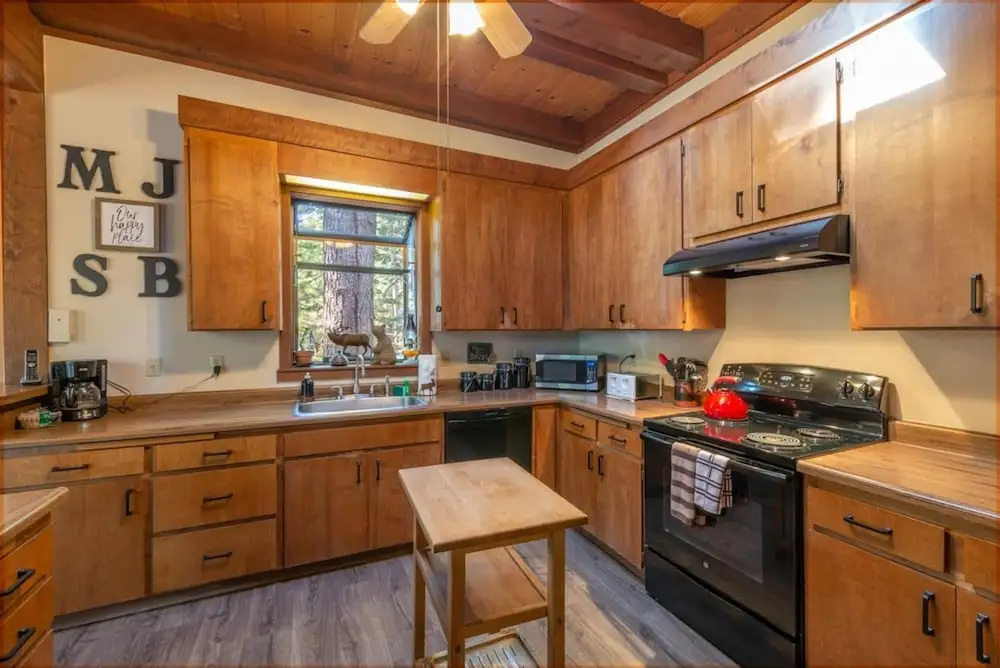 Family Friendly 3 Br/2.5 BA Full Chambers Access!