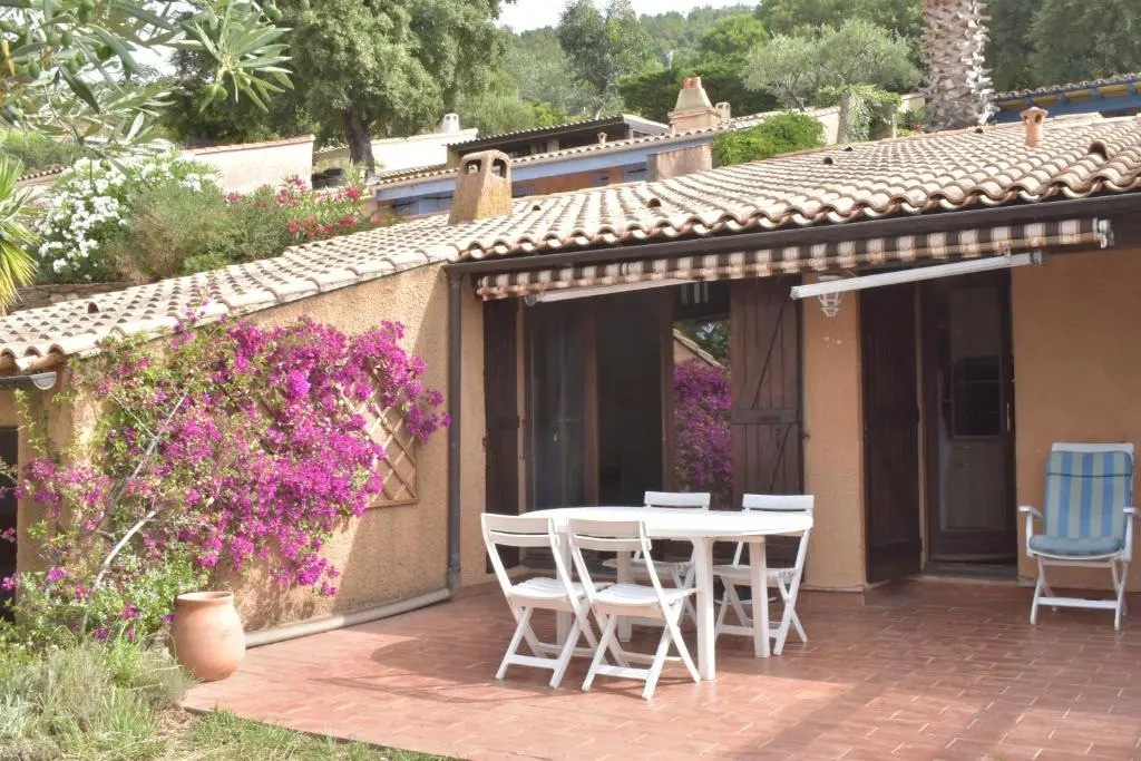 Petit mas au paradis avec piscine pour 6 personnes