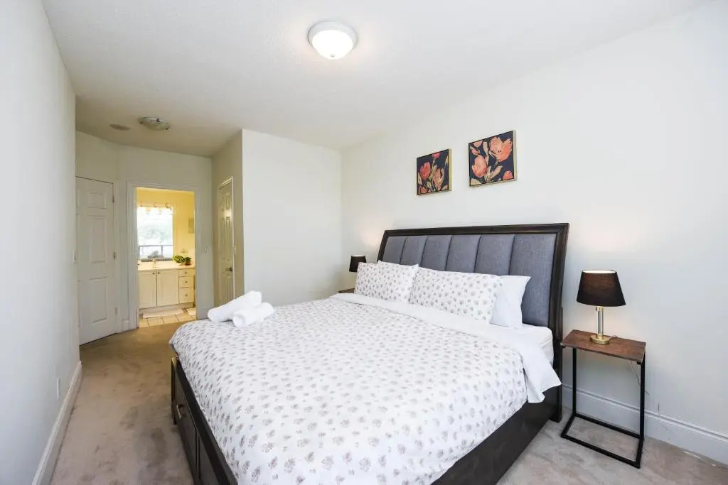 PlanURstay - Amazing 2BR & 2BTH - Near Square One Mall