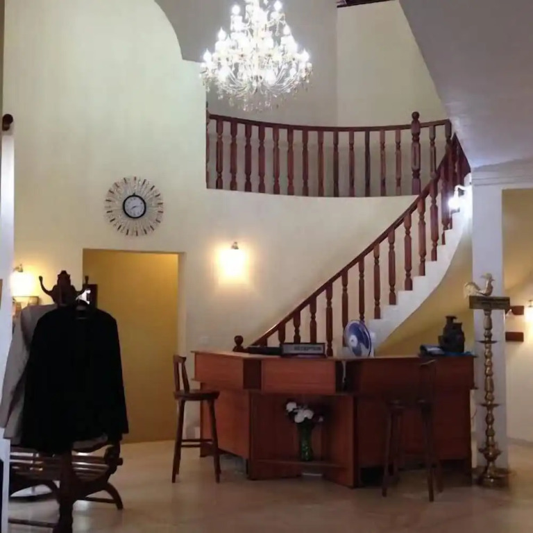 Mahakumara White House Hotel