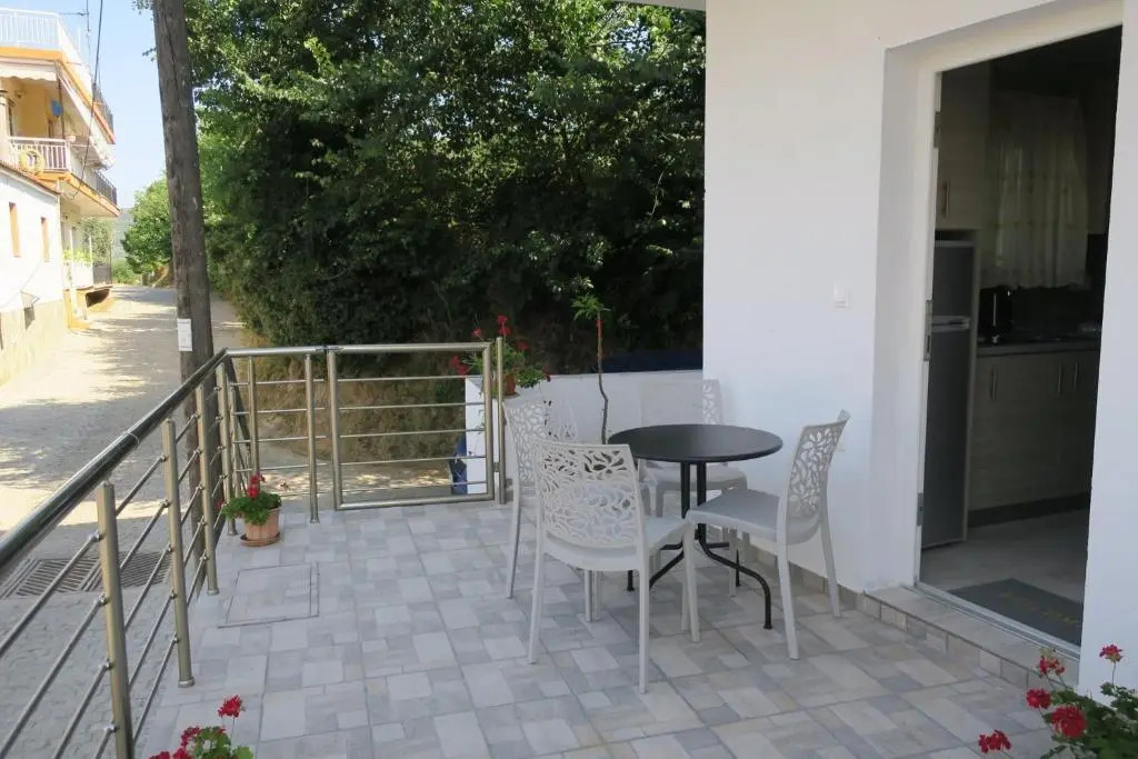 Toula' s Village Apartment
