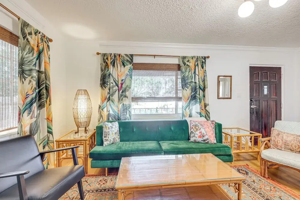 3 Mi to Dtwn: Tampa Cottage w/ Fire Pit!